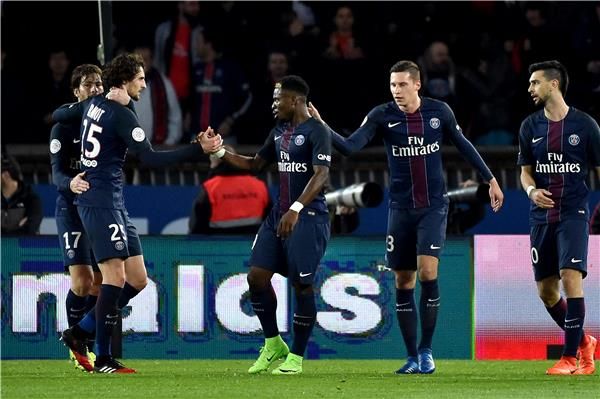 لاعبو باريس سان جيرمان