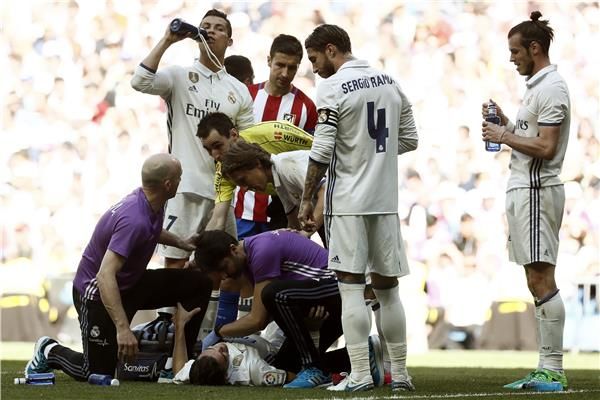 بيبي أثناء إصابته