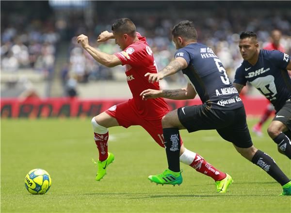 لقطة من مباراة تولوكا مع بوماس أونام 