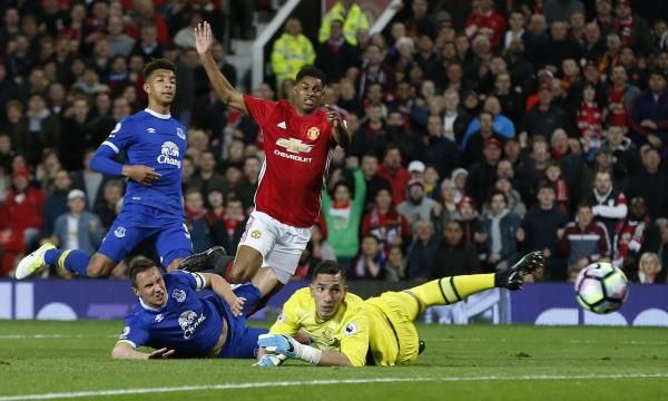 2017-04-04t191719z_134335039_mt1aci14773238_rtrmadp_3_soccer-england-mun-eve_reuters