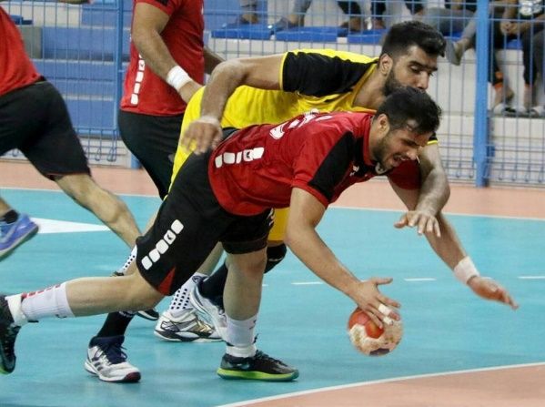 لقطة من المباراة الأخيرة بين الفريقين