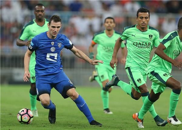 جانب من لقاء سابق بين الهلال والأهلي