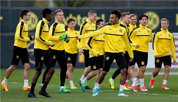 لاعبو بوروسيا دورتموند