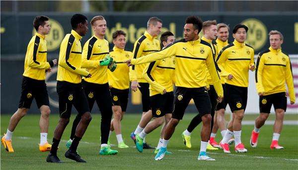 لاعبو بوروسيا دورتموند