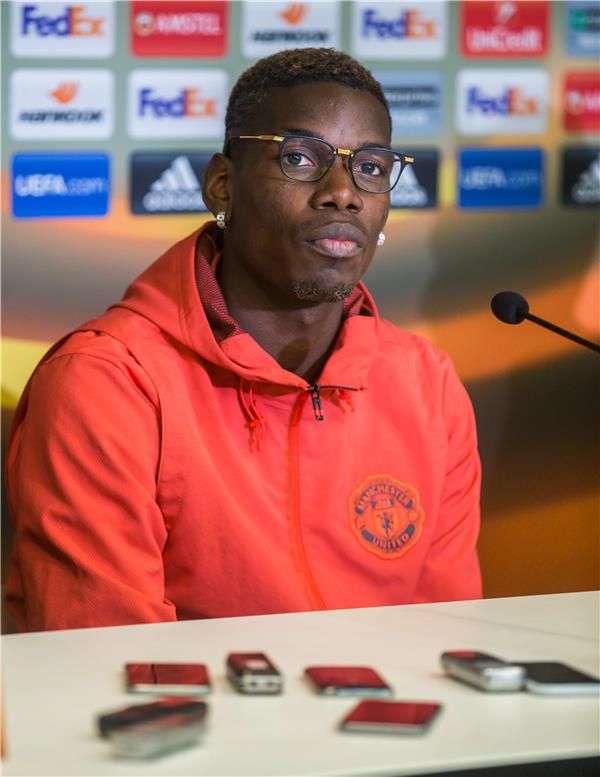 بول بوجبا خلال المؤتمر الصحفي