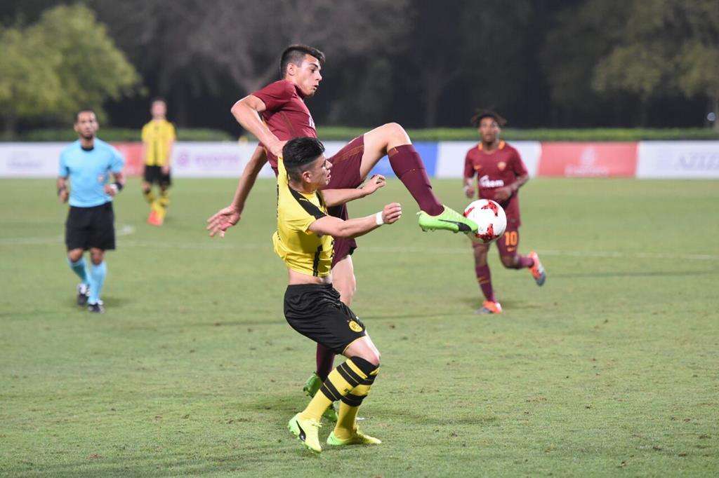 جانب من مباراة روما ودورتموند