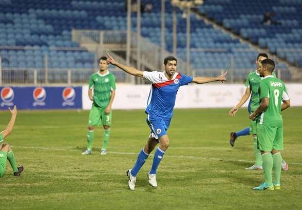 علي حرم يحتفل بأحد أهدافه