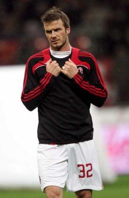 بيكهام يعود رسمياً إلى الميلان