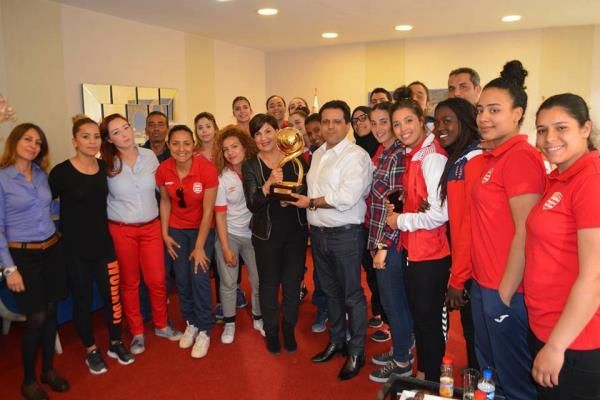 جانب من حفل تكريم سليم الرياحي لسيدات اليد