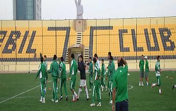 منتخب شباب العراق يجري تدريباته في ملعب فرانسو حريري في أربيل