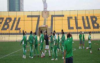 منتخب شباب العراق يجري تدريباته في ملعب فرانسو حريري في أربيل