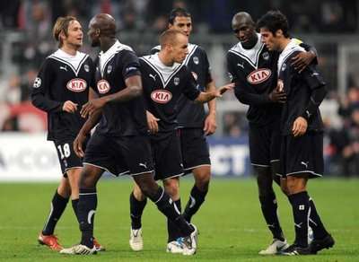 احتفال لاعبين بوردو بعد تسجيل الهدف الأول