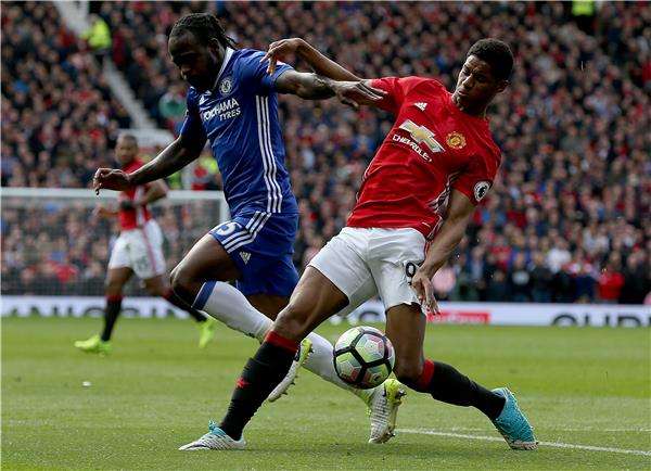 جانب من لقاء مانشستر يونايتد وتشيلسي