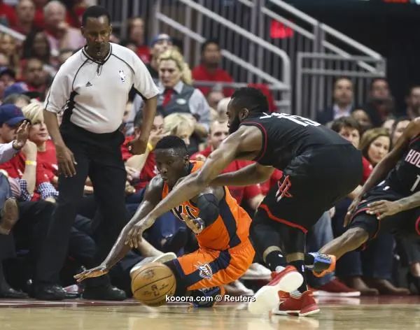 ?i=reuters%2f2017-04-17%2f2017-04-17t030958z_736258261_nocid_rtrmadp_3_nba-playoffs-oklahoma-city-thunder-at-houston-rockets_reuters