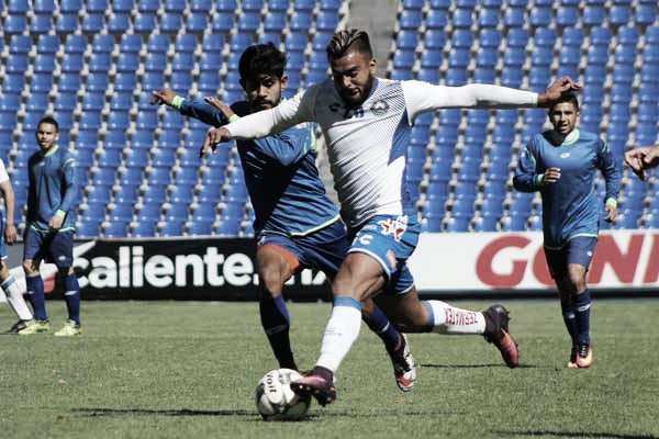 لقطة من مباراة كروز أزول مع بويبلا