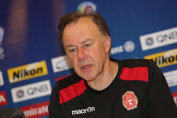 الألماني روبرت جاسبرت خلال المؤتمر الصحفي