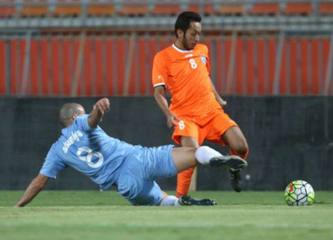 جانب من مواجهة سابقة بين الفريقين