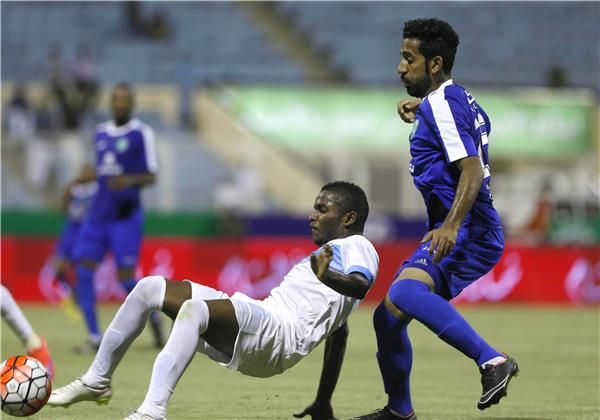 لقطة من لقاء سابق بين الفتح والنهضة المرشحين للملحق