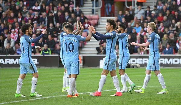 لاعبو مانشستر سيتي