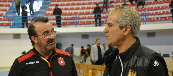 المدرب فؤاد كمون (على اليسار)