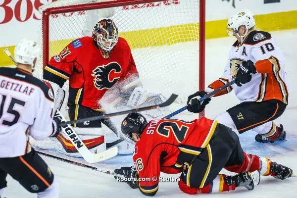 ?i=reuters%2f2017-04-20%2f2017-04-20t040649z_1687584345_nocid_rtrmadp_3_nhl-stanley-cup-playoffs-anaheim-ducks-at-calgary-flames_reuters
