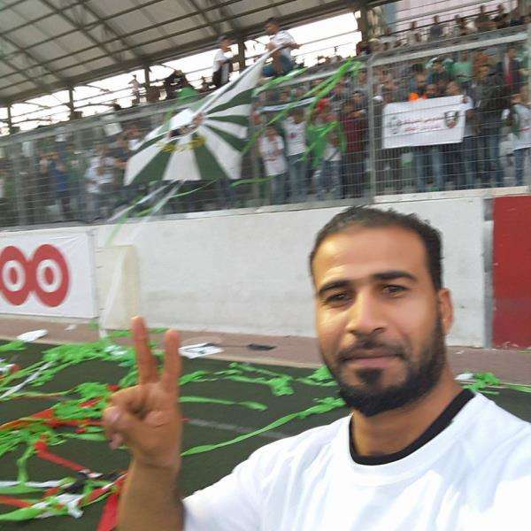 فرحة لاعب المكبر جمال علان   