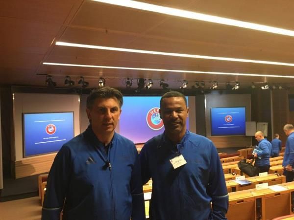 الأسعد الشابي مع المدير الفني للاتحاد الأوروبي