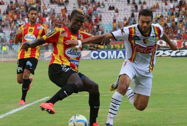 جانب من مواجهة سابقة بين الفريقين