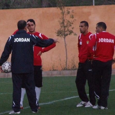 حمد وتعليمات لنجوم المنتخب اثناء التطبيق الخططي