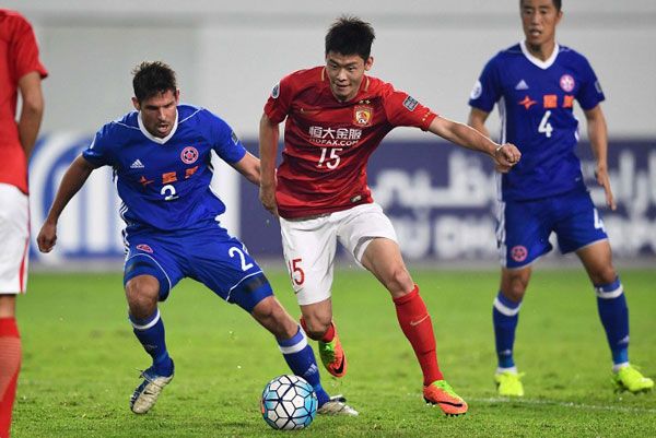 جانب من مواجهة سابقة بين الفريقين