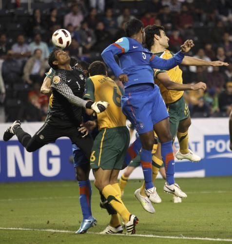 2011-01-102011-01-10t140903z_01_ac313_rtridsp_3_soccer-asian_reuters