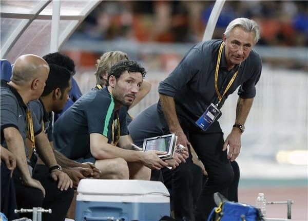 فان بوميل ضمن طاقم منتخب السعودية