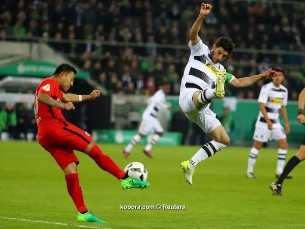 ?i=reuters%2f2017-04-25%2f2017-04-25t200102z_136152062_mt1aci14784521_rtrmadp_3_soccer-germany-bmg-sge_reuters