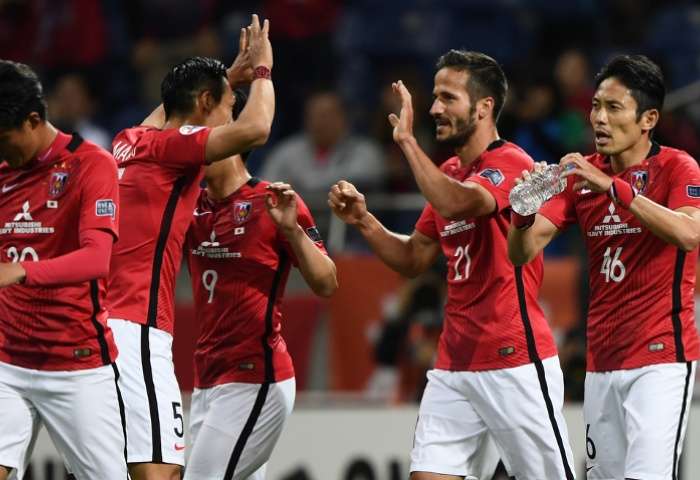 فرحة لاعبي أوراوا ريد دياموندز 