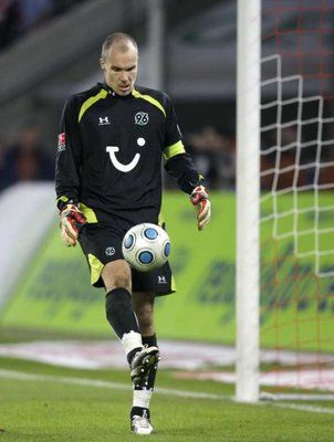 صورة لروبرت إنكه في أخر مباراة له مع هانوفر