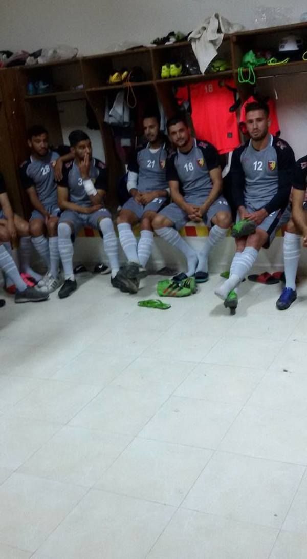 لاعبو نجم المتلوي في غرف الملابس