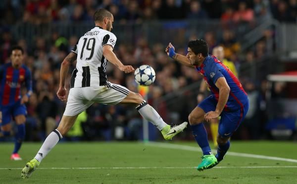 ليوناردو بونوتشي أمام برشلونة