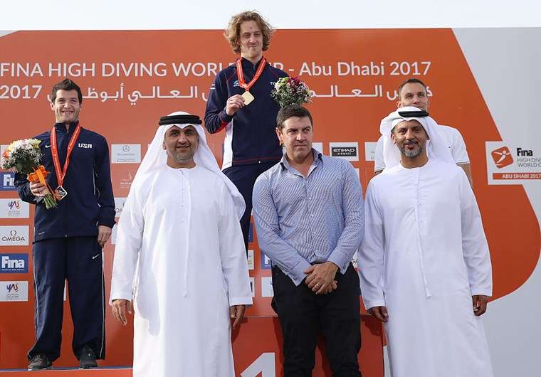 جانب من التتويج