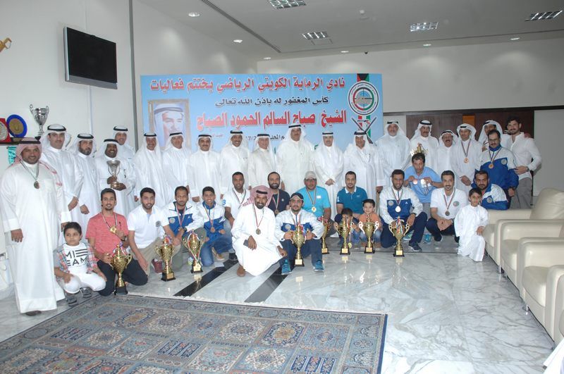 صورة جماعية للفائزين