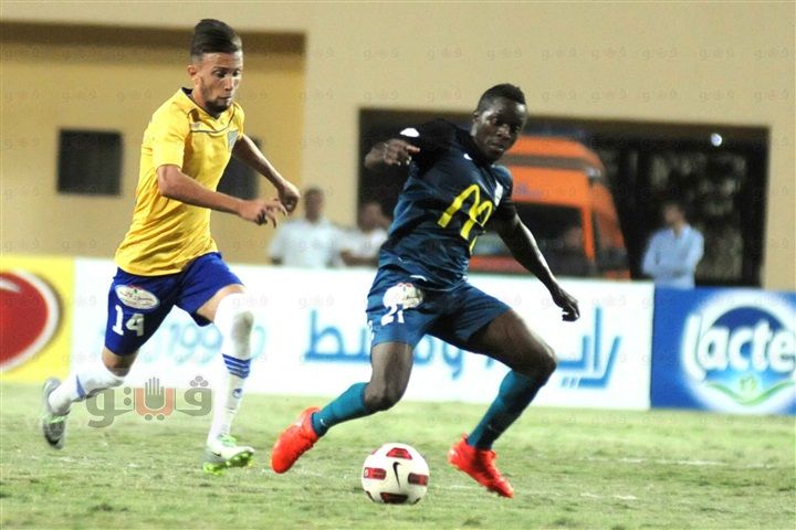 محمود غالي (يسار)