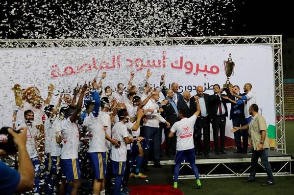 فرحة لاعبي هلال القدس بلقب الدوري