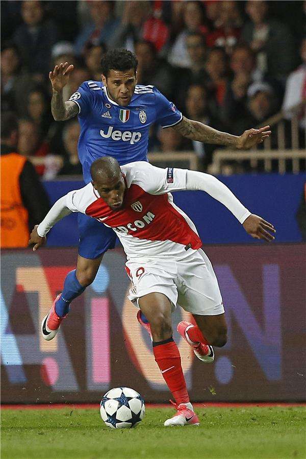 داني ألفيس تألق في مواجهة موناكو