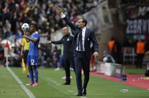 أليجري خلال المباراة