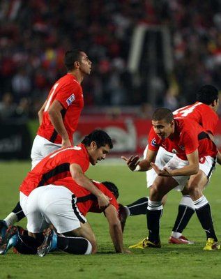 فرحة لاعبي مصر بتسجيل الهدف الاول
