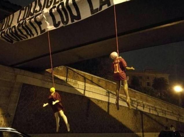 roma-players-and-colosseum-3