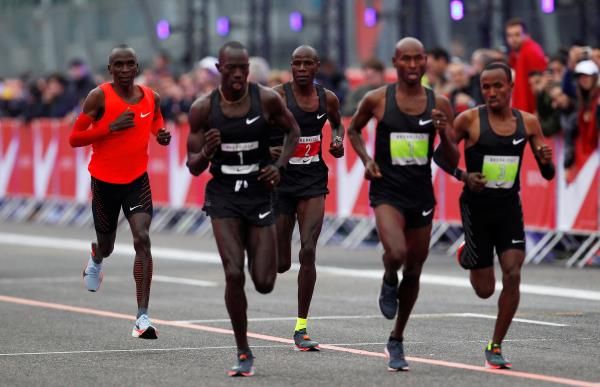 2017-05-06t082642z_1652643288_rc144d90fbc0_rtrmadp_3_athletics-marathon-breaking2-halfway_reuters
