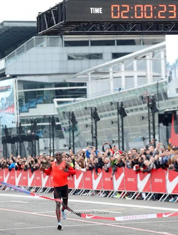 ?i=reuters%2f2017-05-06%2f2017-05-06t075327z_346266057_rc1236209300_rtrmadp_3_athletics-marathon-breaking2-halfway_reuters