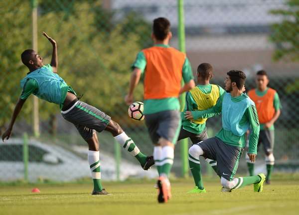 جانب من التدريبات