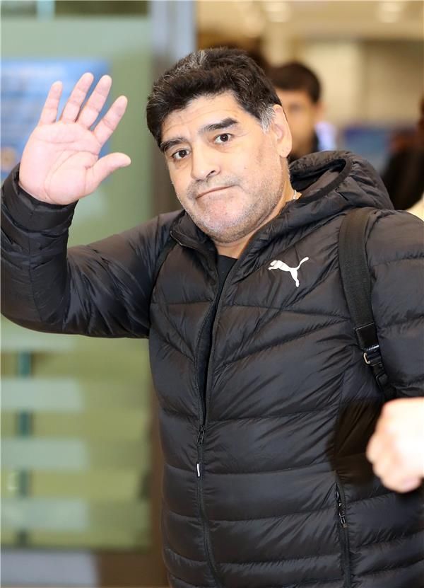 دييجو أرماندو مارادونا 