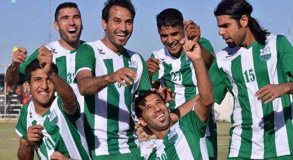 لاعبو نفط الوسط